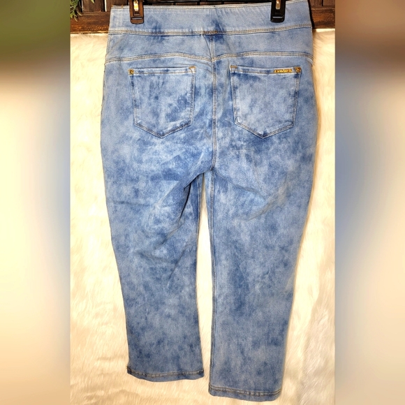 Peter Nygard Capri Tummy Control- 4 Way Stretch - Picture 2 of 7